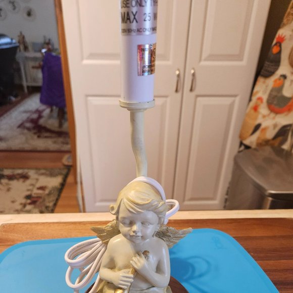 sweet angels lamp no shade great for baby or Childs room.made from resin - Picture 2 of 6